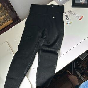 Smartwool intraknit 3/4 bottoms, size xs.